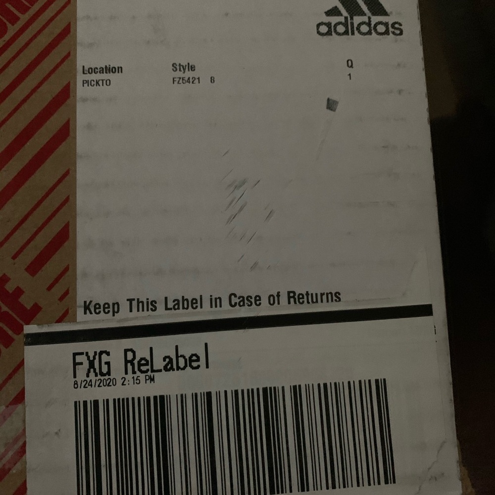Yeezy - Picture 8 of 9